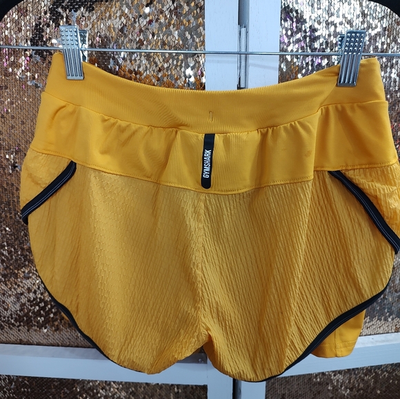 Women's Gymshark Speed Shorts XS yellow - Picture 9 of 11